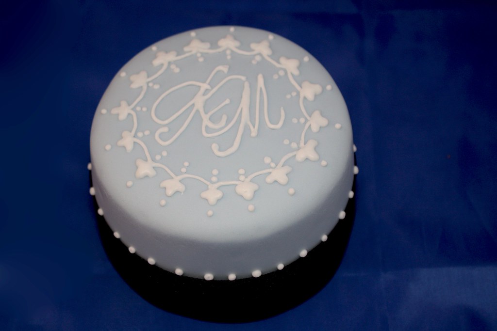 Wedgwood-style monogram cake