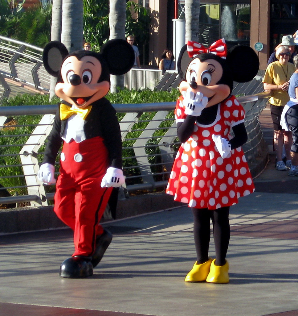 EPCOT - Mickey Mouse & Minnie Mouse (2)