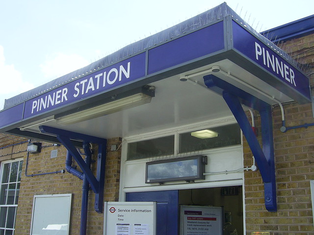 Pinner tube station, Metropolitan line