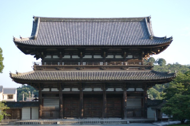 entrance gate at ninnaji