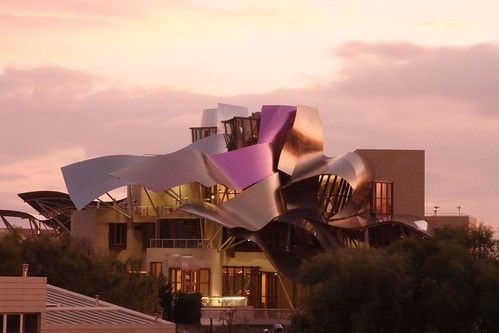 Marques de Riscal by ninaiznaizena, Non / Where: Eltziego (Araba) (Basque Country)
Noiz / When: 2006-11-12 (18:06)
Kamara / Camera: CAN
