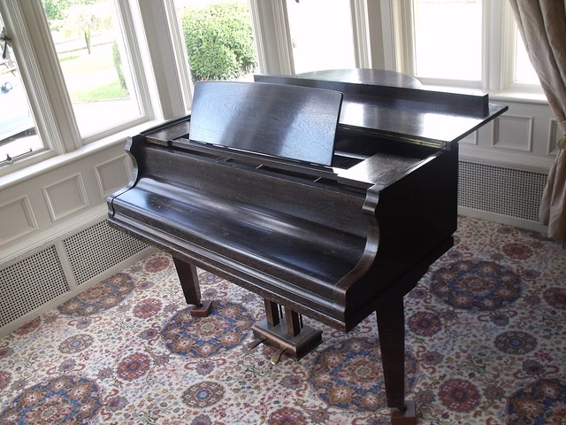 Bletchley Park House - Mansion - piano