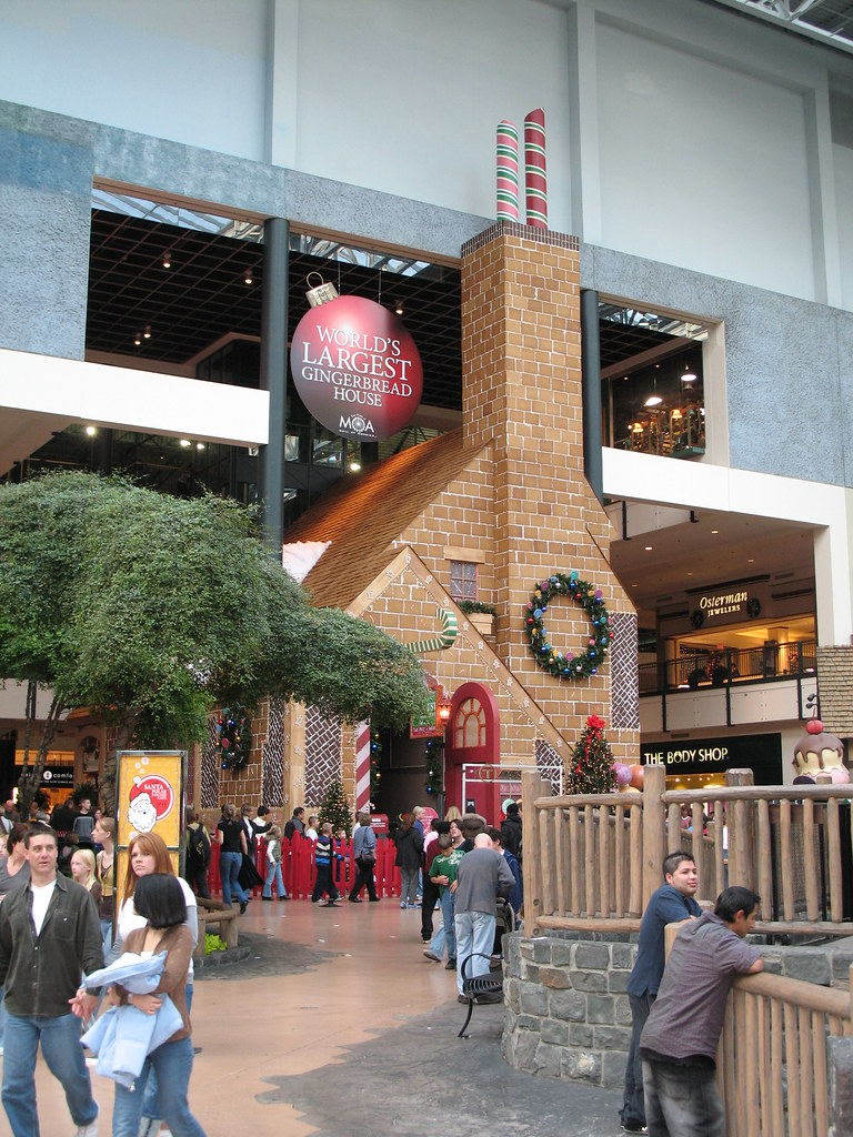The World's Largest Gingerbread House - In 2006, the Mall of… - Flickr