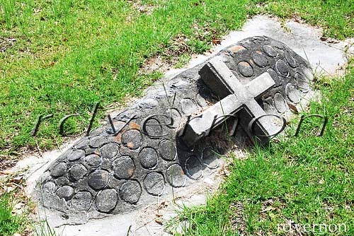 Small Shell Covered Grave Amite Cemetery | The grave of a ch… | Flickr