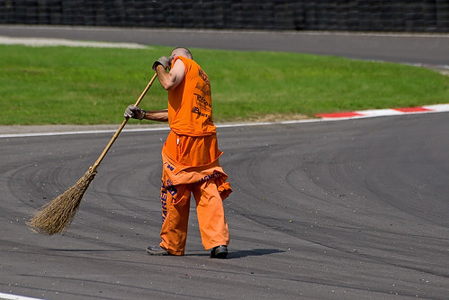 Cleaning the track | by Pierpaolo.