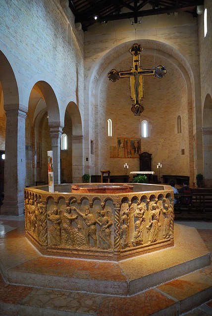 Chiesa di San Giovanni in Fonte. Verona: Dom