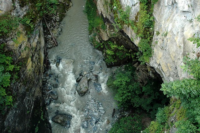 d0503003 | Blick von der Teufelsbrücke bei Finkenberg. Zillertaler Alpen, 16.07.2005