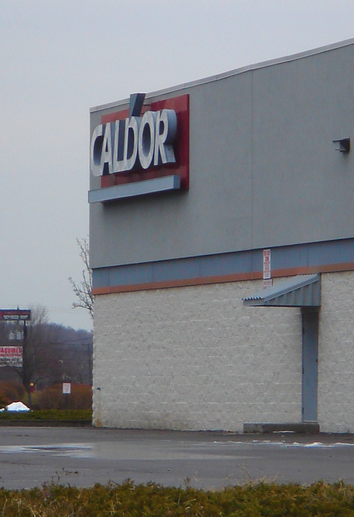 Caldor | Sign on Building Side