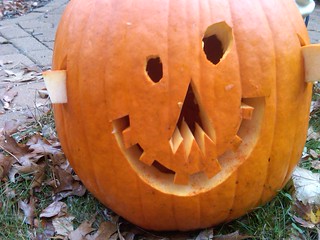EJ's jack-o-lantern: happy eyes, scary nose, happy mouth, … | Flickr