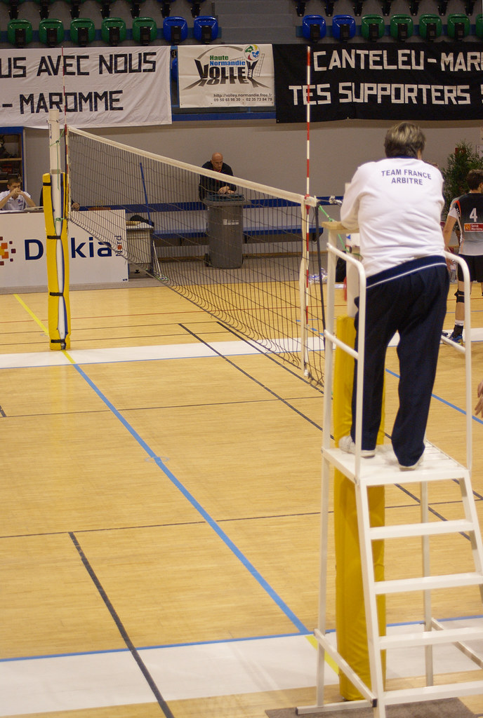 Arbitre au filet