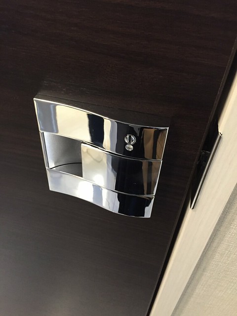 ドアノブが、かばんなどひっかからなくてよ...
