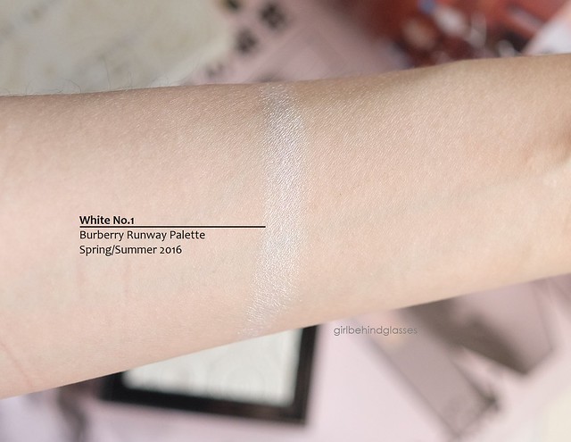 Burberry Runway Palette 2016 White No1 swatch