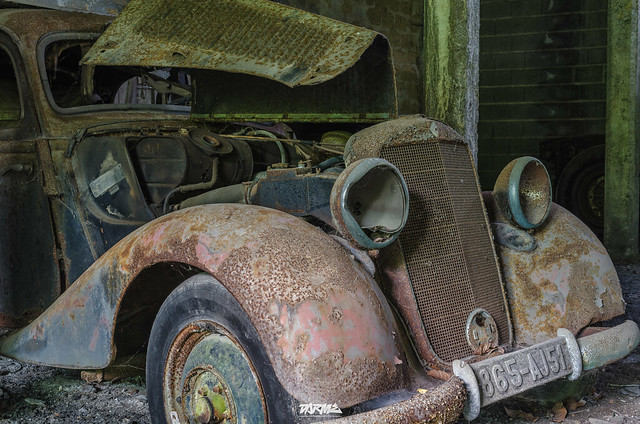 Abandoned garage E-4