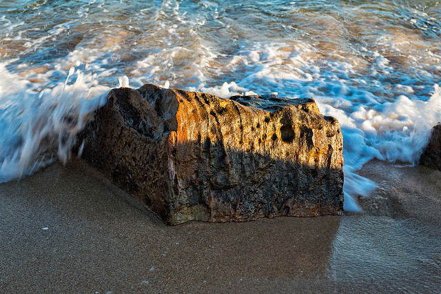 Cofre de roca y mar