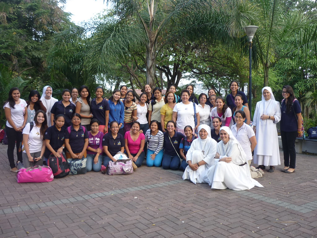 Hermana Clare y hermanas en una peregirnación | Hogar de la Madre | Flickr