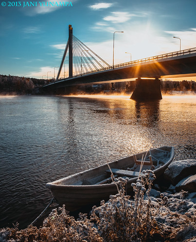 morning bridge sunrise suomi finland river boat frost rovaniemi lappland lapland rowboat lappi laponia jätkänkynttilä laponie kemijoki lumberjackscandlebridge lainaanranta