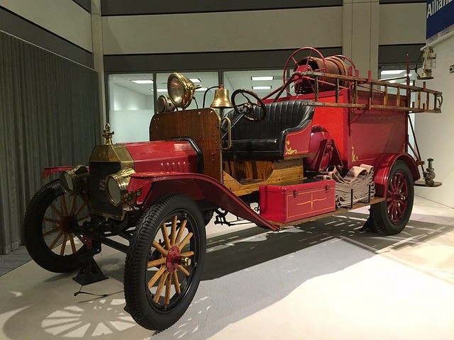 Downtown firm gives the  Fire Museum of Greater Chicago old Ford fire truck.