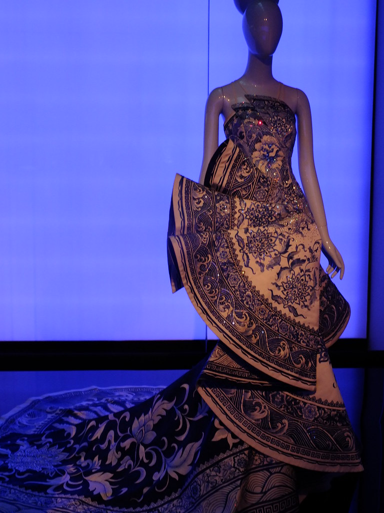 Blue Evening | Guo Pei, Evening gown, 2010 Taken in the 'Chi… | Flickr