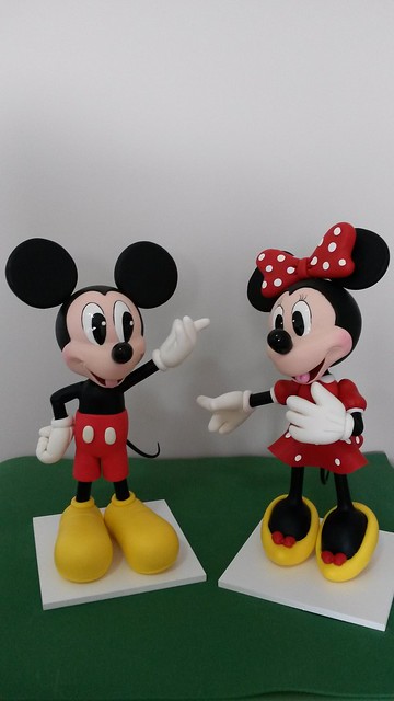 Mickey e Minnie com 30 cm de altura!
