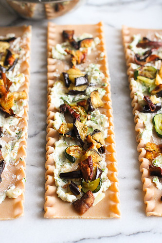 Roasted Vegetable Lasagna Rolls…All the comfort of regular lasagna, with a healthy twist! 185 calories and 5 Weight Watcher SmartPoints | by CookinCanuck