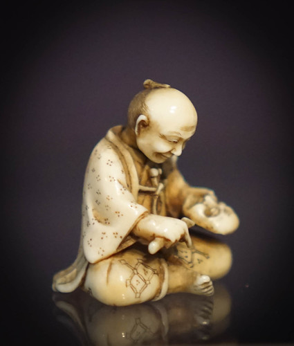 Netsuke | Miniature sculptures that were invented in 17th-ce… | Flickr