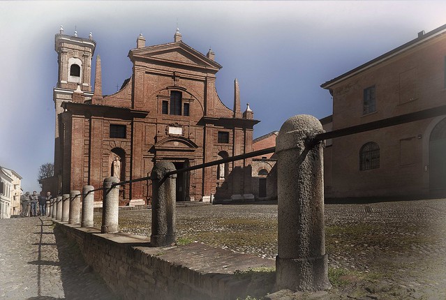 Cremona -  La chiesa di S Omobono -1