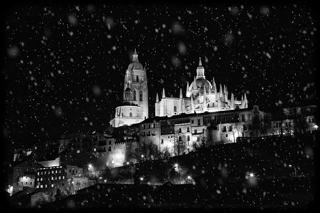 Snowing on the cathedral