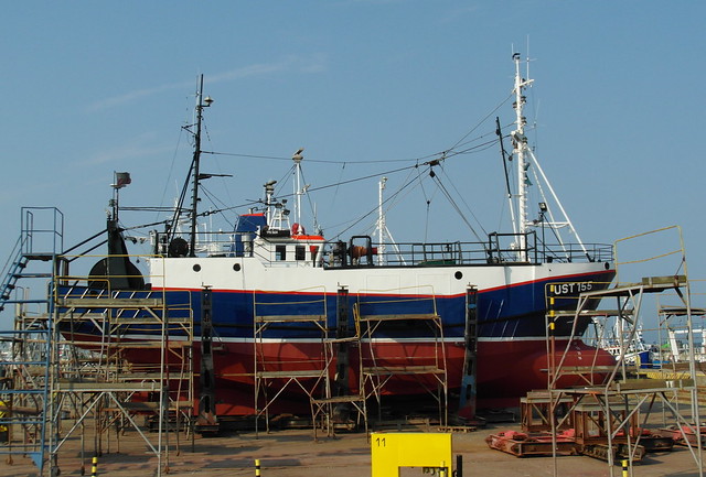 Fischkutter UST-155 in der Werft in Wladyslawowo