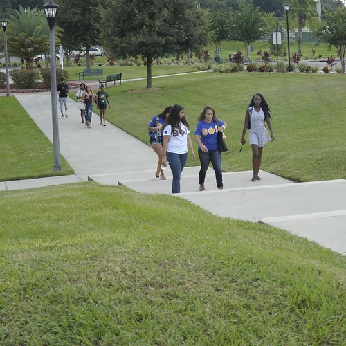 Students walking from residence halls to classes #floridalife #university