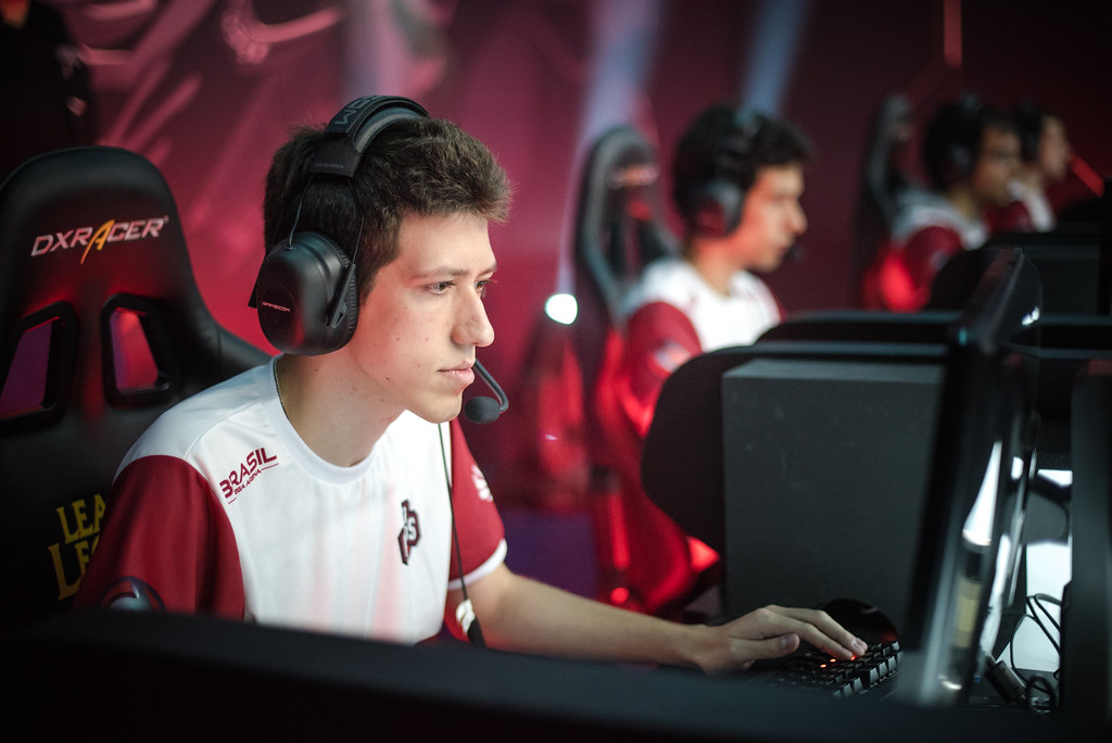 S5D2 - Red Canids x g3nerationX