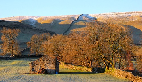 barn frosty wharfedale yorkshiredales kettlewell dalesway