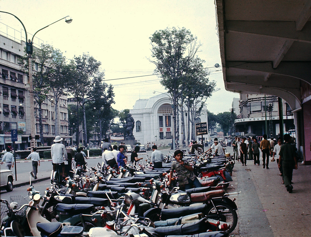 Saigon 1970 by Mark - Le Loi Avenue - House of Representatives - ĐL Lê Lợi - Trụ sở Hạ nghị viện