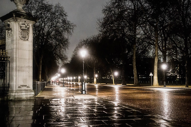 Constitution Hill by night # London Travelogue