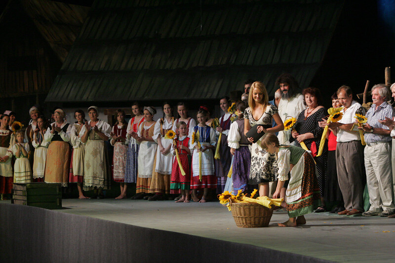 2007 Domača gledališka predstava KEKEC JE PAČ KEKEC - foto Uroš Zagožen