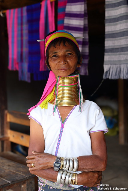 Long-neck woman - Ngwedaung