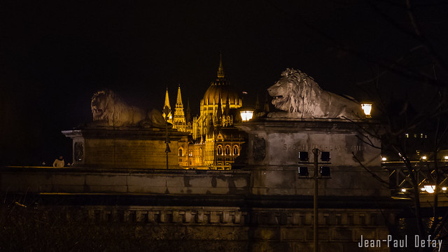 Budapest: c'est beau une ville la nuit..;