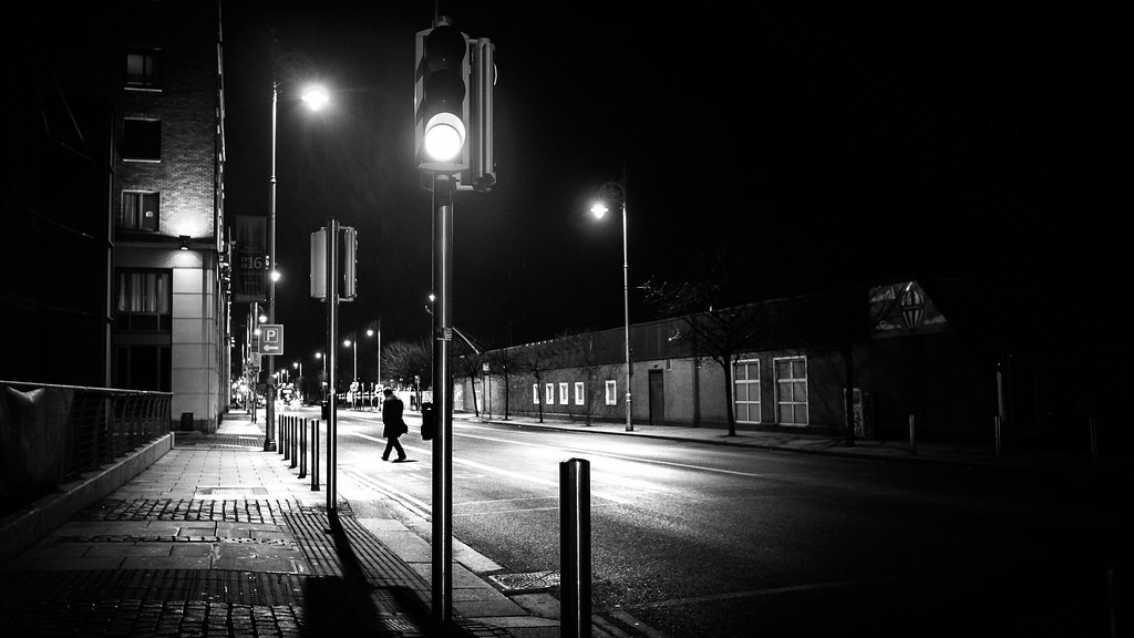 Green light - Dublin, Ireland - Black and white street photography