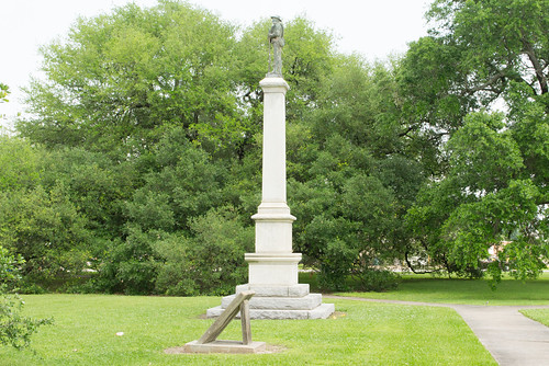 confederate civil war monument memorial wiess weiss keith park 1916 1926 relocated beaumont jefferson county texas jim crow revisionist history denial slavery racism racist cause bigotry heritage hate shame united states north america