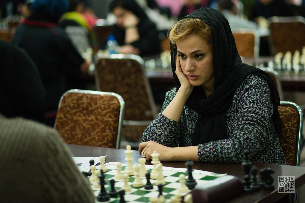 Woman plays chess in Iran