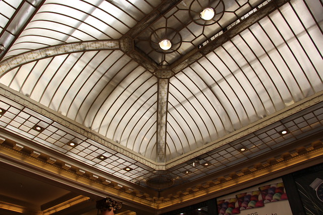 Paris - Galerie des Arcades des Champs Elysées