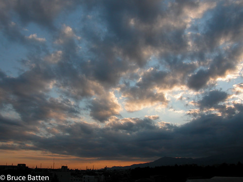 locations machida sunsets subjects campuses cloudssky atmosphericphenomena obirin tokyo japan machidashi tōkyōto jp honshu