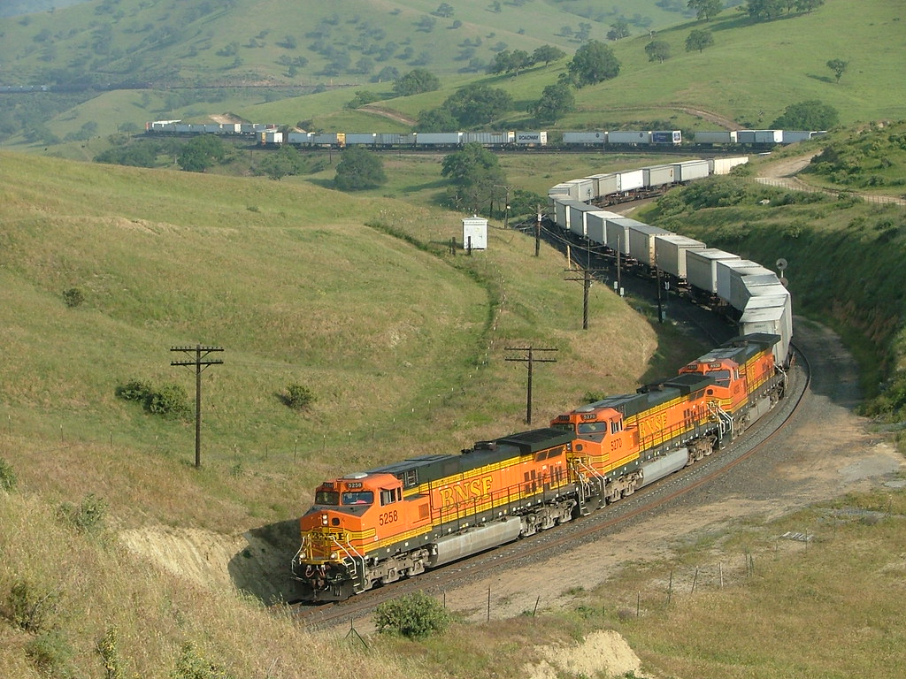 BNSF 5258 (C44-9-W)