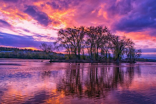 sunset music reflection minnesota river mississippi death memorial colorful purple minneapolis prince icon pop avenue paisley royalty culure parkfirst
