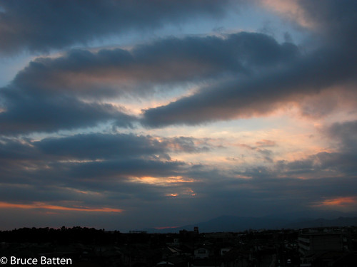 subjects sunsets locations atmosphericphenomena cloudssky machida japan tokyo jp honshu