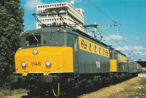 NS 1148 en NS 1153 met internationale trein | by marten_1997