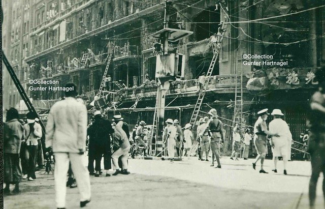 Shanghai, Nanjing Road, cleaning after Japanese bombing