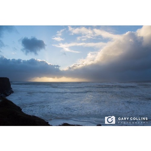 A day for chasing #stormimogen with @aoifelen came an end with a brief #sunset over #lahinch and the #wildatlanticway. #Clare #Ireland #Atlantic #ocean #gcphoto365 #instadaily #dailypic #picaday #pico by garycollins2, square squareformat iphoneography instagramapp uploaded:by=instagram