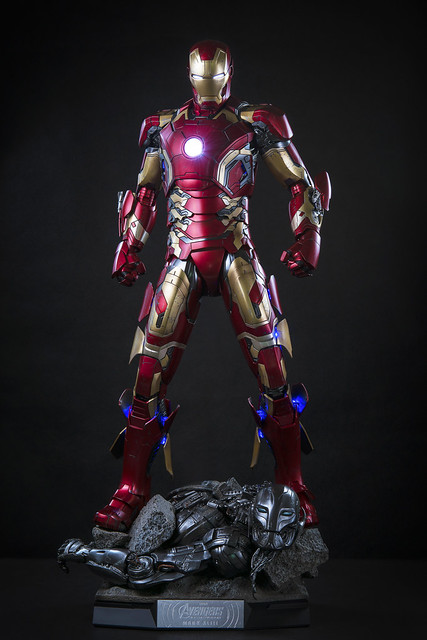 Hot Toys Iron Man MKXLIII 1/4 scale Age of Ultron.