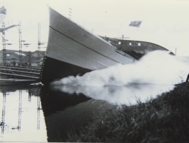 Trawler launch, Grovehill shipyard early 1950s (archive ref DDX1544-1-11 (64))