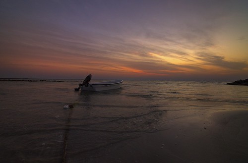 Every Sunset has its own story - Qatar by zai Qtr, sunset sea beach boat sand nikon outdoor tokina explore story friday gcc qatar exploreqatar abusamra